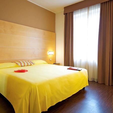 Ibis Styles Parma Toscanini Bagian luar foto