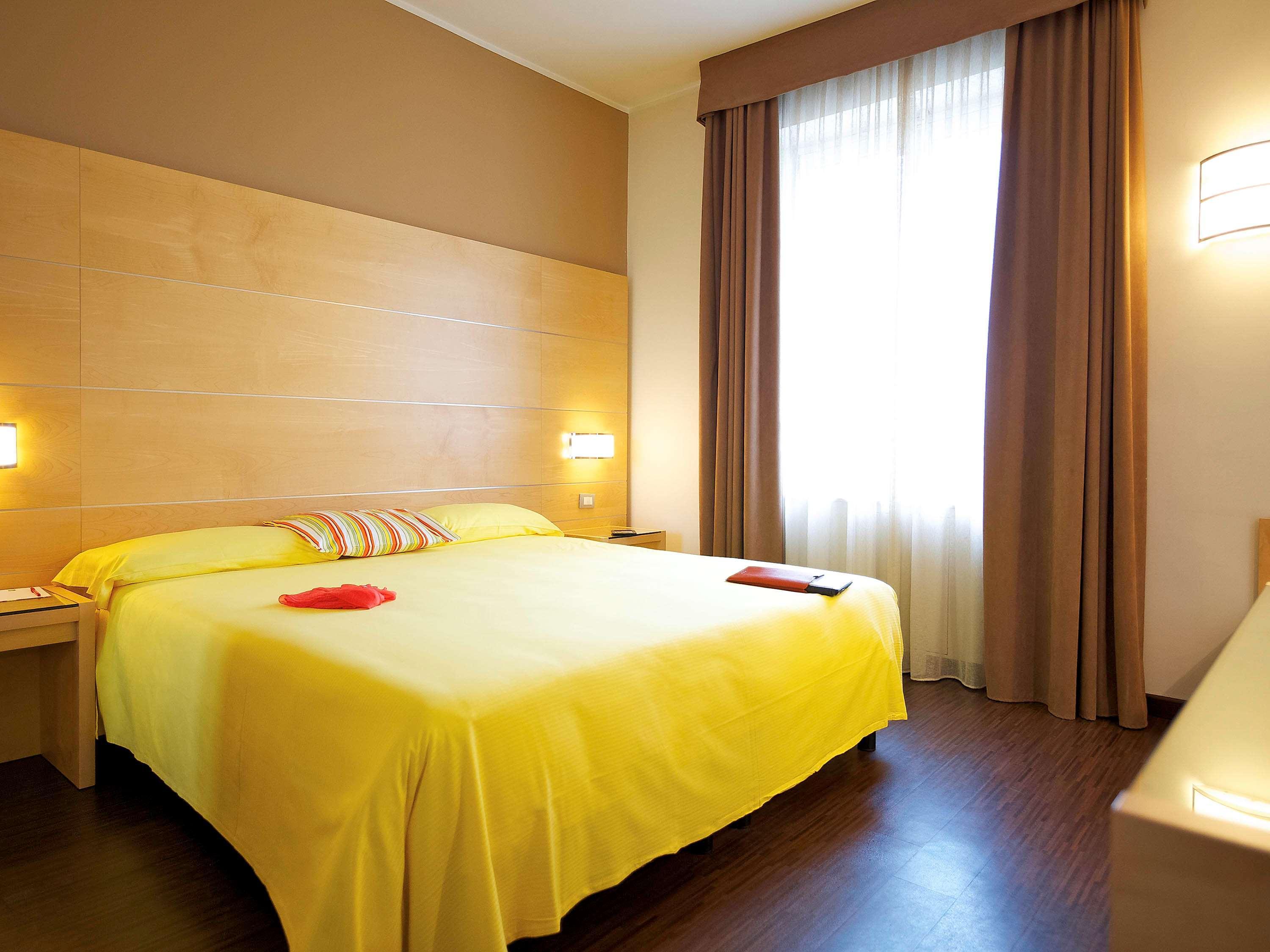 Ibis Styles Parma Toscanini Bagian luar foto