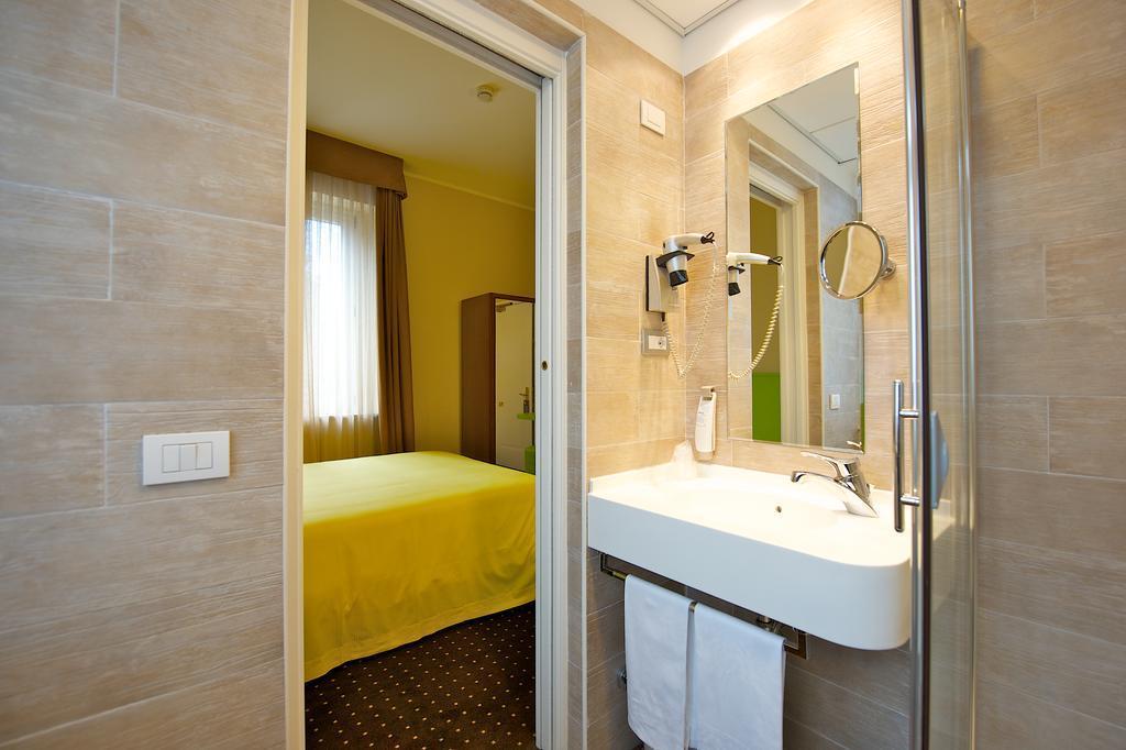 Ibis Styles Parma Toscanini Bagian luar foto