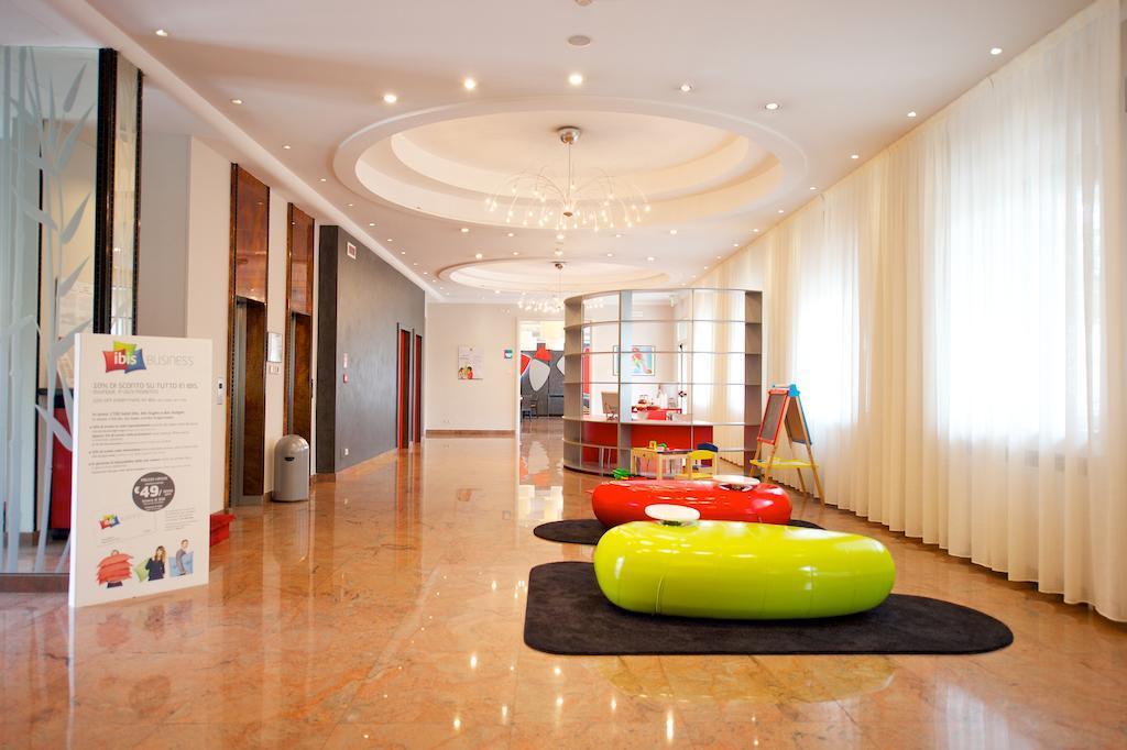 Ibis Styles Parma Toscanini Bagian luar foto