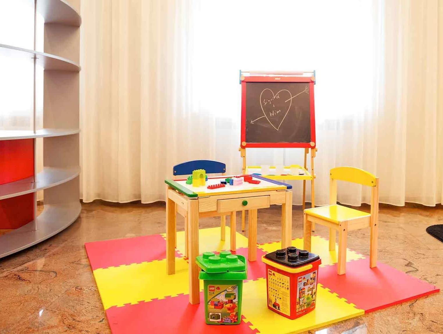 Ibis Styles Parma Toscanini Bagian luar foto