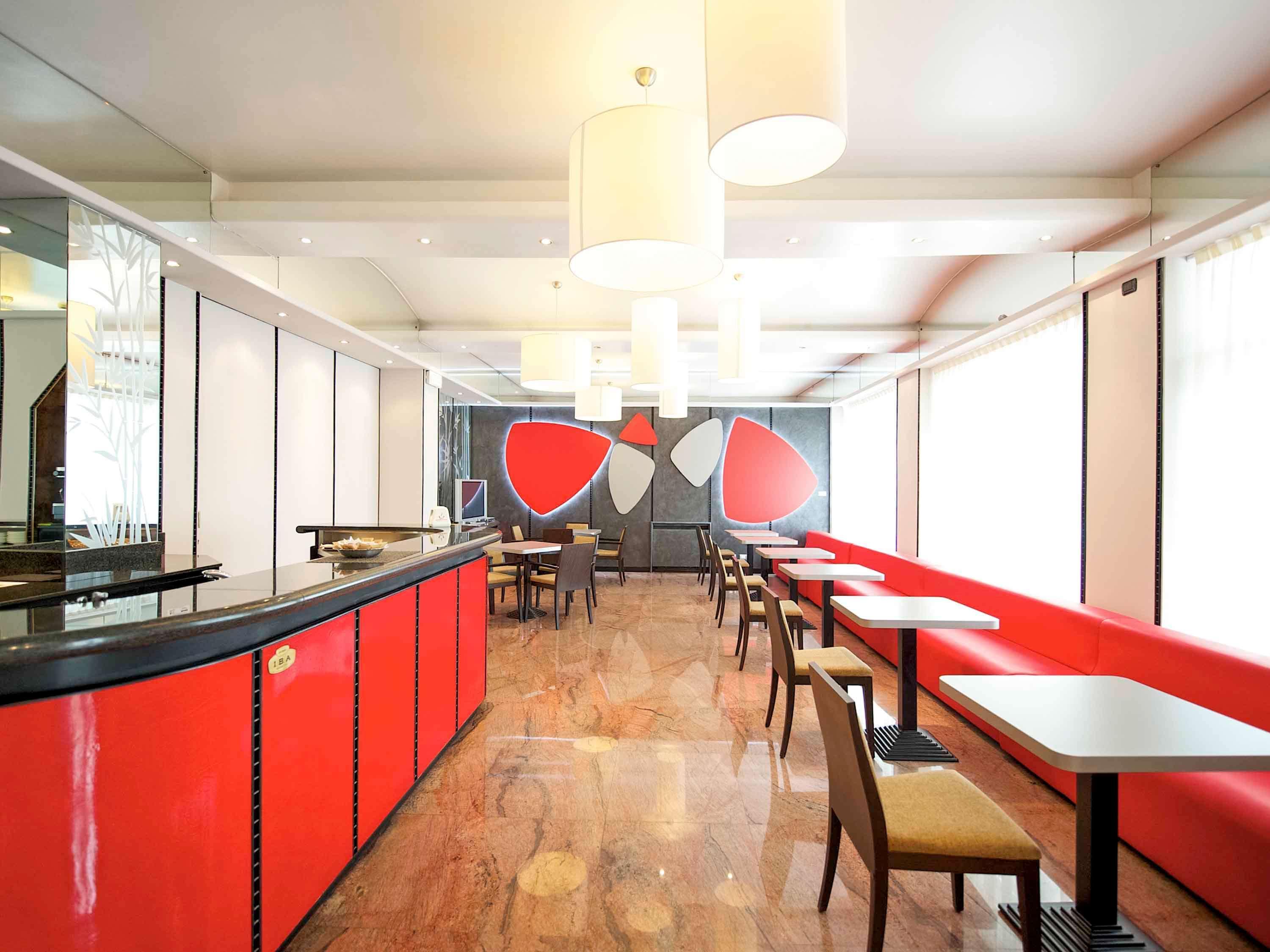 Ibis Styles Parma Toscanini Bagian luar foto