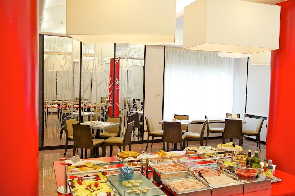 Ibis Styles Parma Toscanini Bagian luar foto