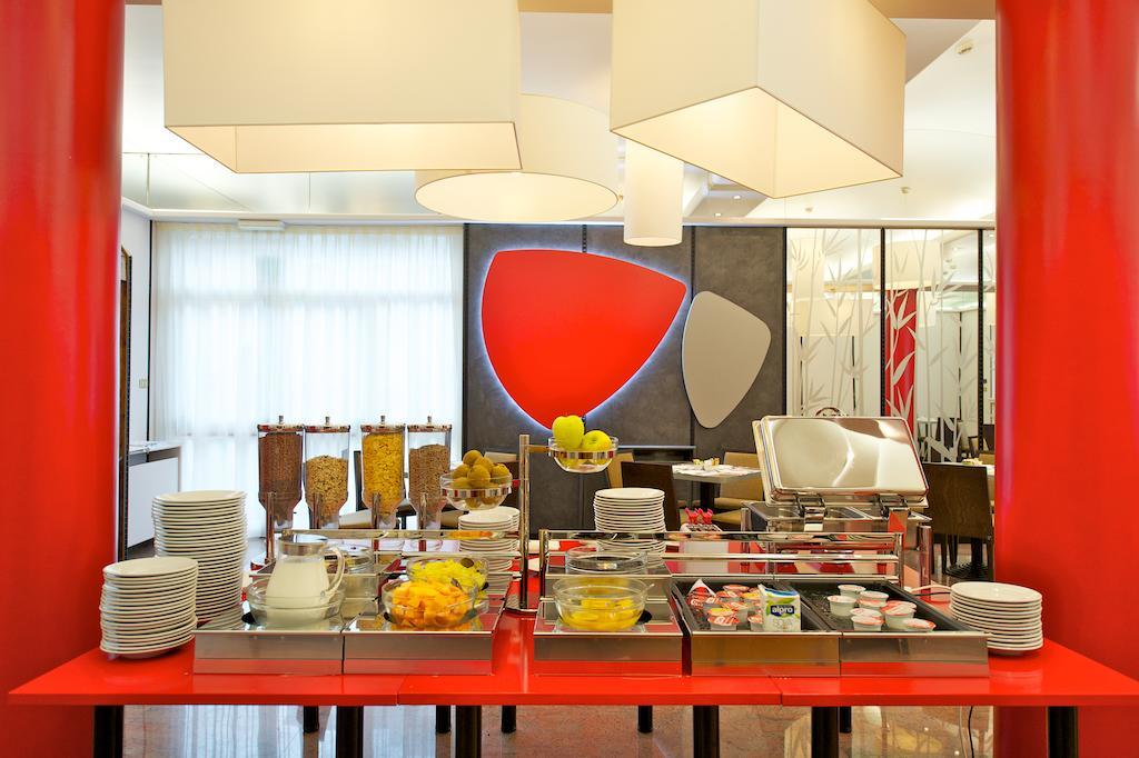 Ibis Styles Parma Toscanini Bagian luar foto