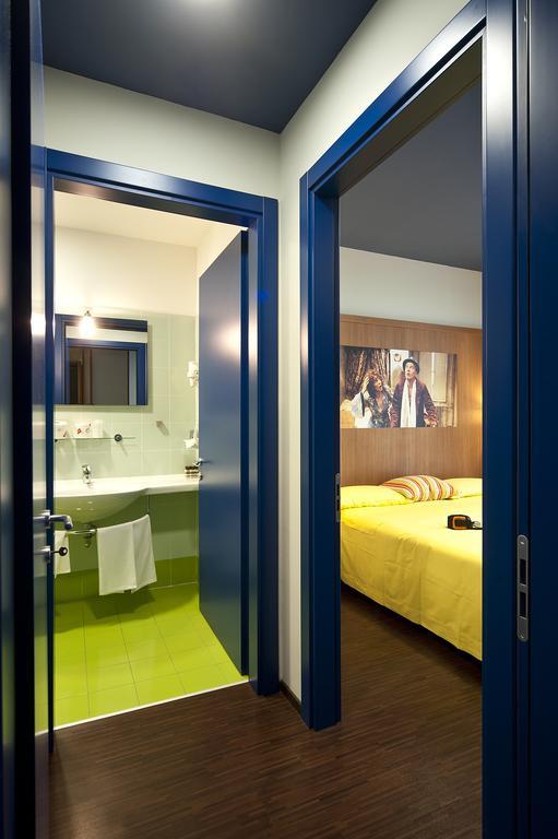 Ibis Styles Parma Toscanini Bagian luar foto