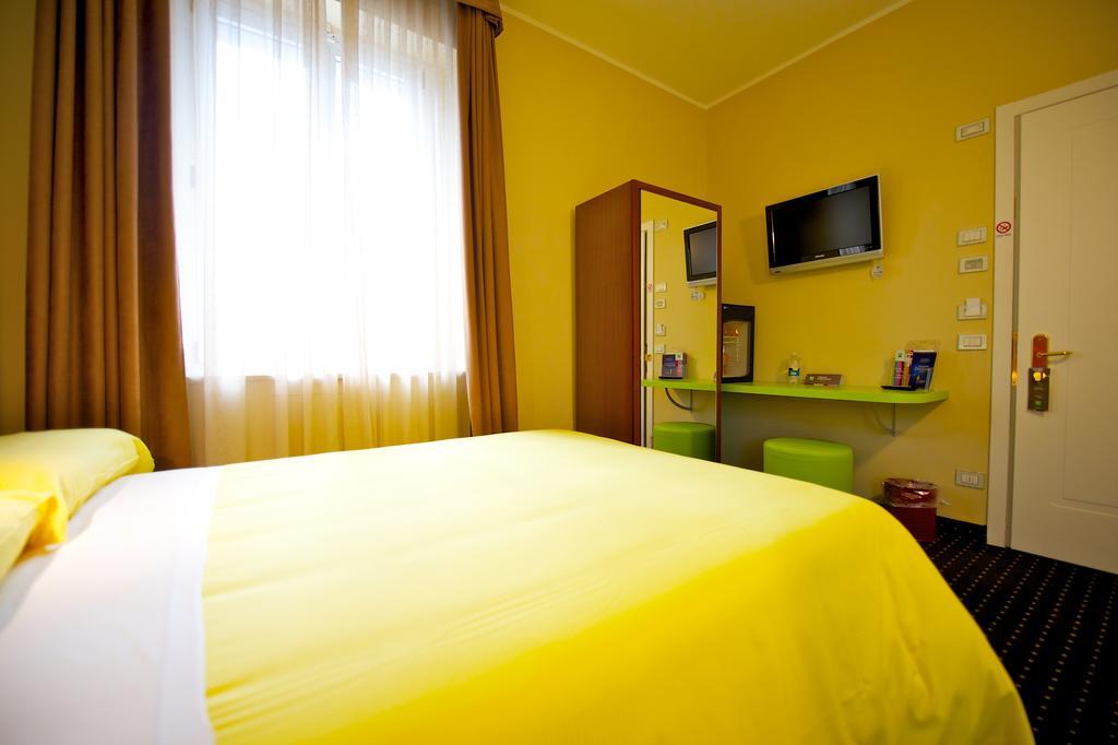 Ibis Styles Parma Toscanini Bagian luar foto