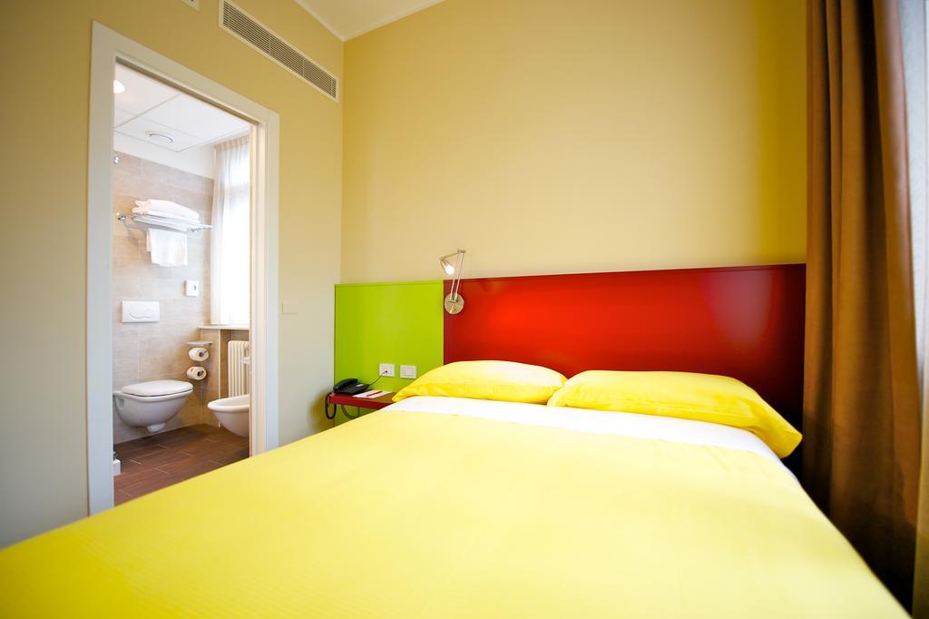 Ibis Styles Parma Toscanini Bagian luar foto