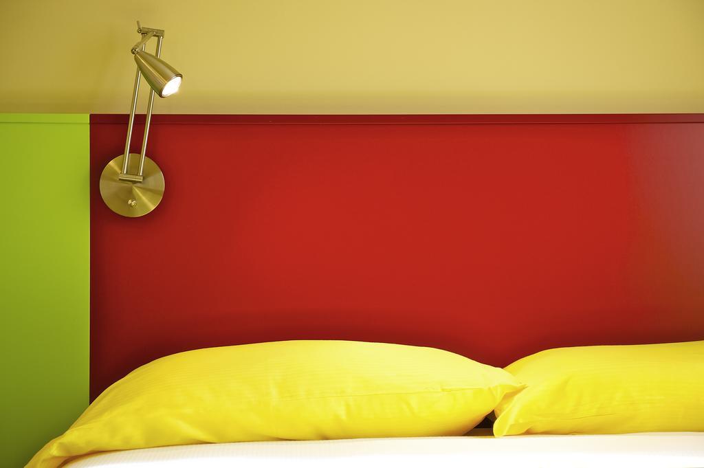 Ibis Styles Parma Toscanini Bagian luar foto