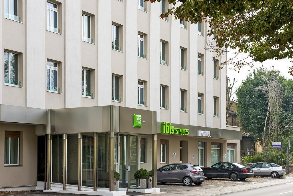 Ibis Styles Parma Toscanini Bagian luar foto