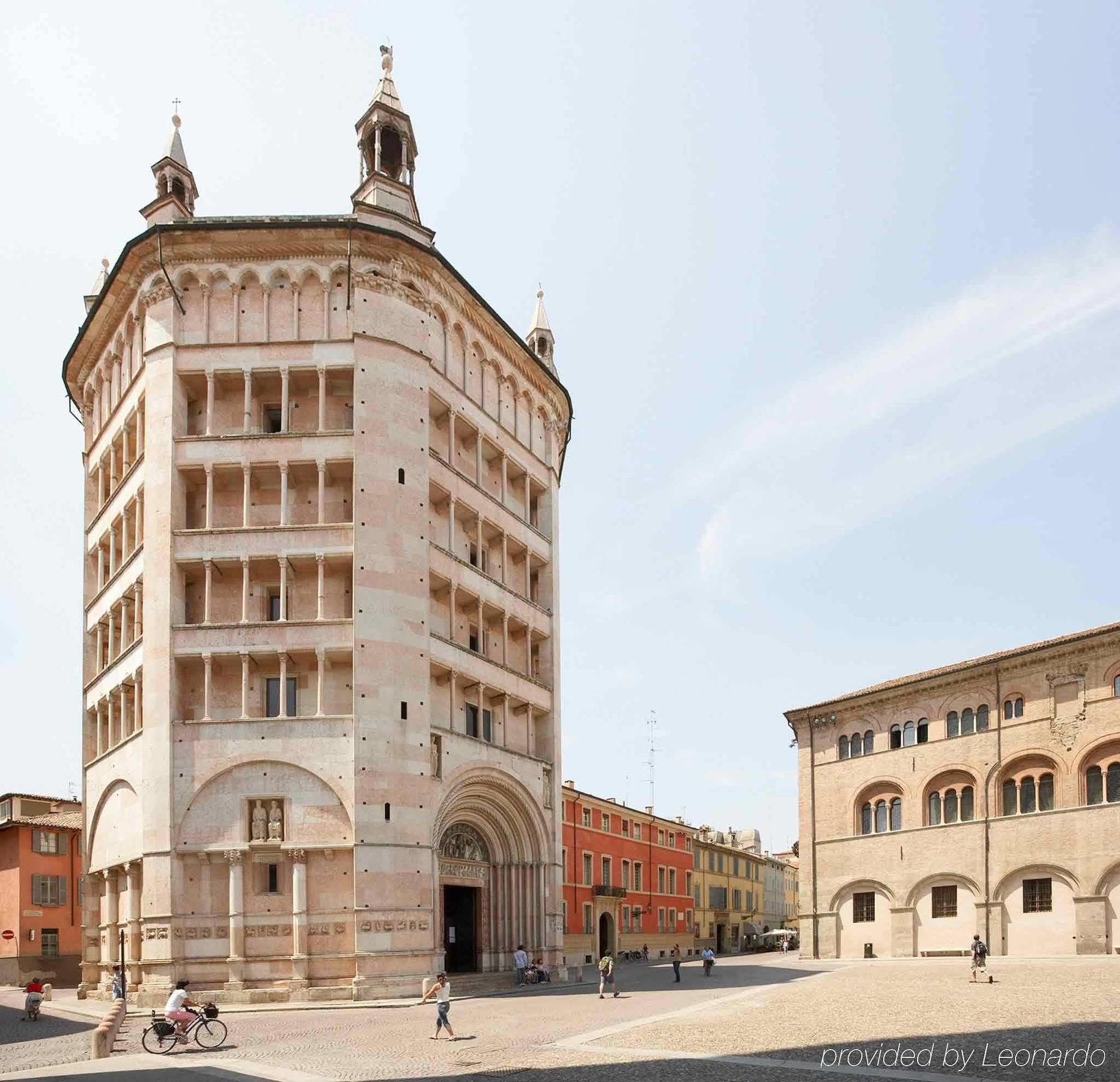 Ibis Styles Parma Toscanini Bagian luar foto