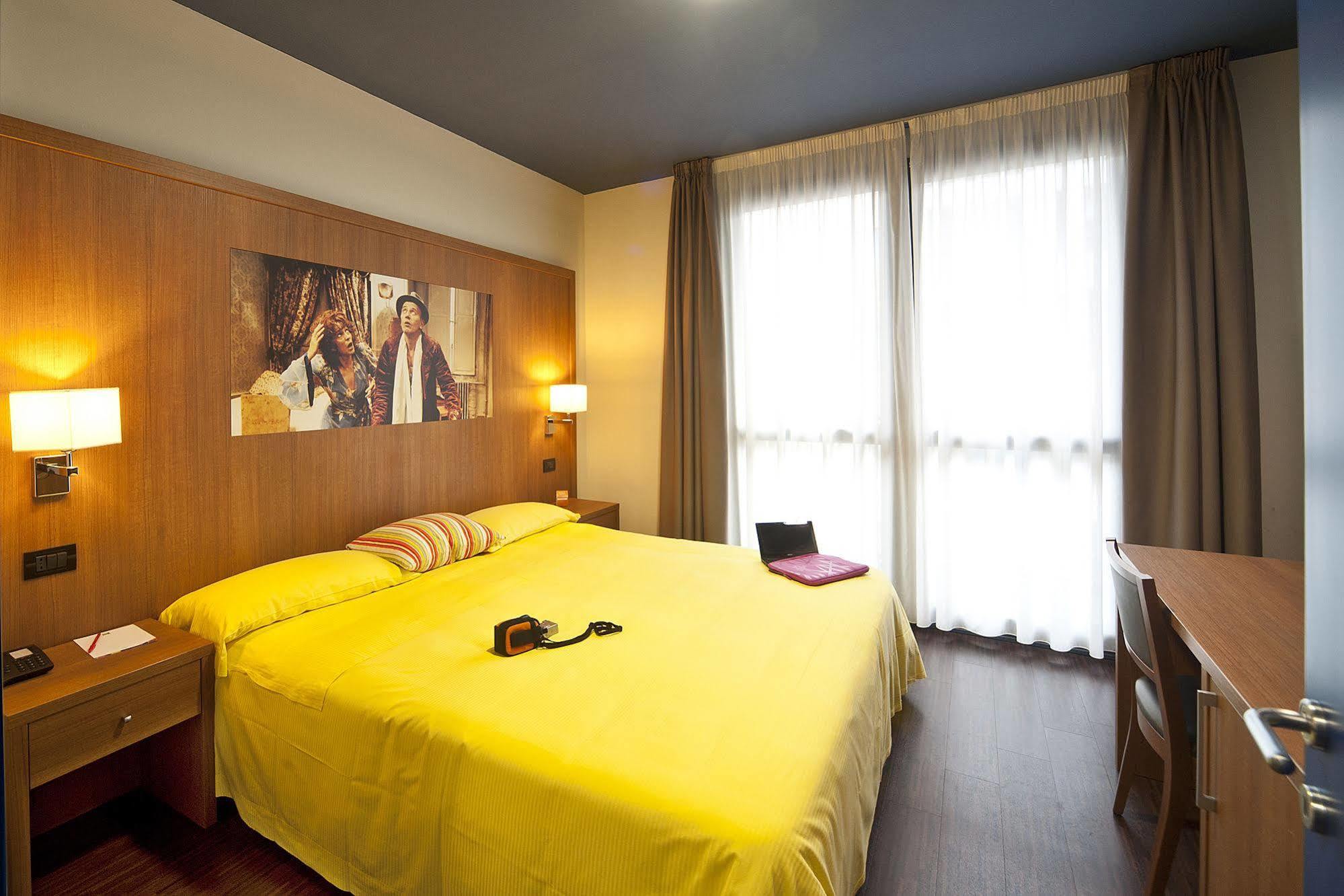 Ibis Styles Parma Toscanini Bagian luar foto